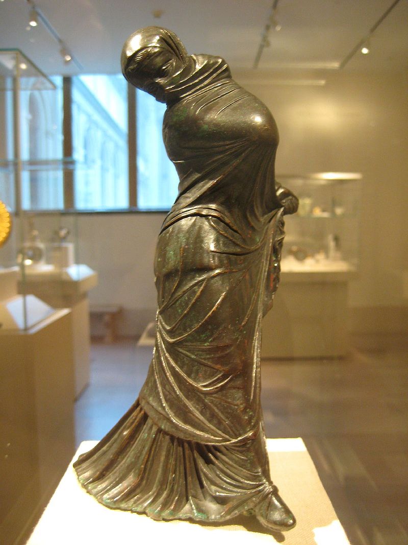800px Bronze Statuette of a Veiled and Masked Dancer 1